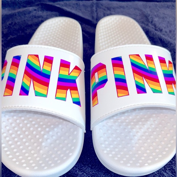 Pink slides, size: M I’m a size 7 a little too big more of a size 8 woman’s - Picture 1 of 2
